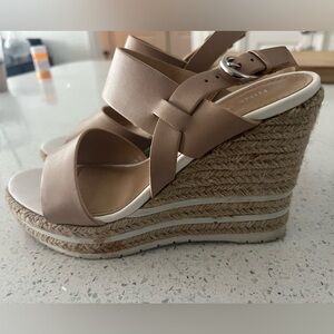 EUC Nine West Platform Wedges Size 7